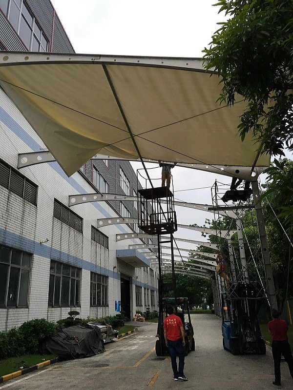 news-LINYANG-Linyang set up his tent with a self-made 61m wide PVC Tarpaulin-img